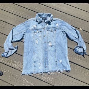Buckle Daytrip Shacket size small destructed light jean shacket. Worn once